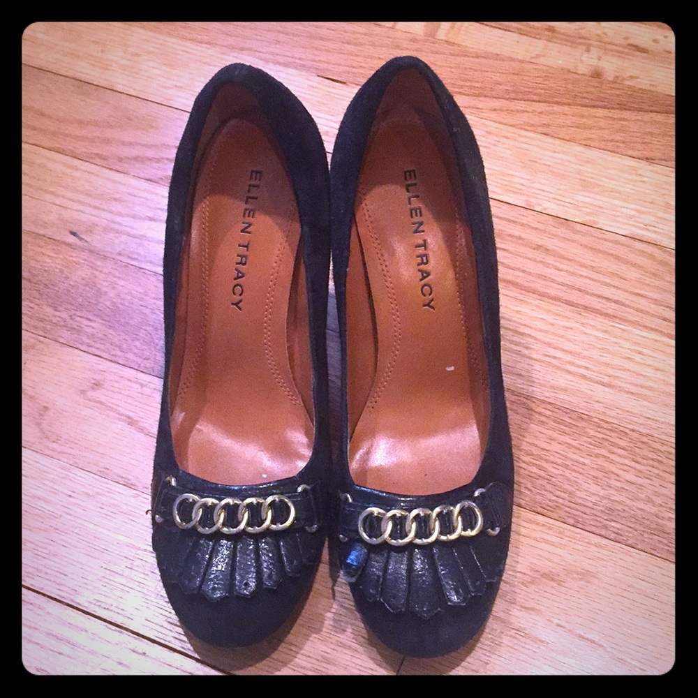 Ellen Tracy Black suede shoes with gold accents